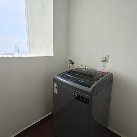One Tebrau By Antlerzone Lejlighed Johor Bahru Eksteriør billede