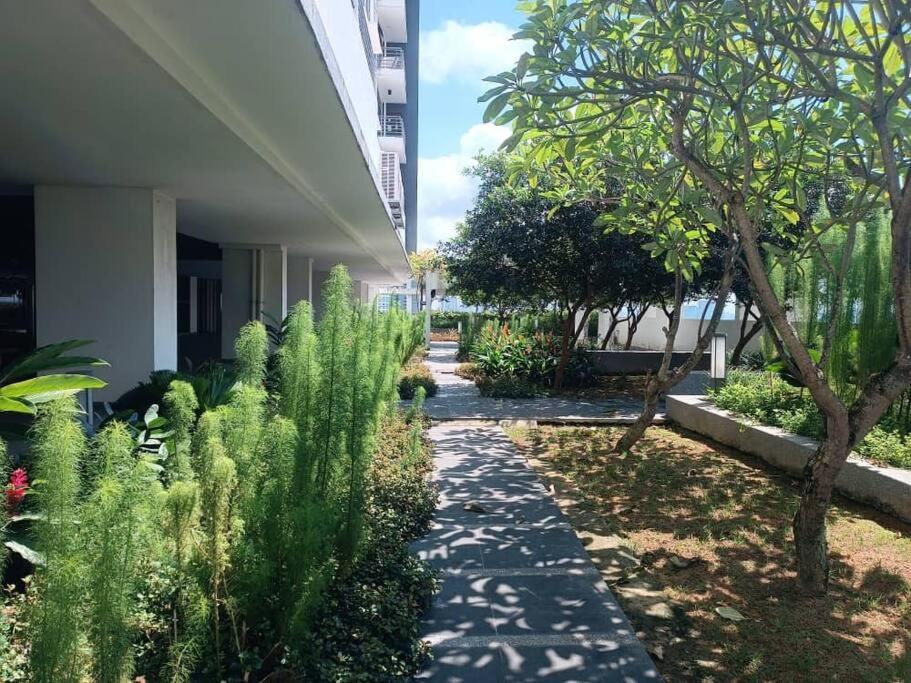One Tebrau By Antlerzone Lejlighed Johor Bahru Eksteriør billede
