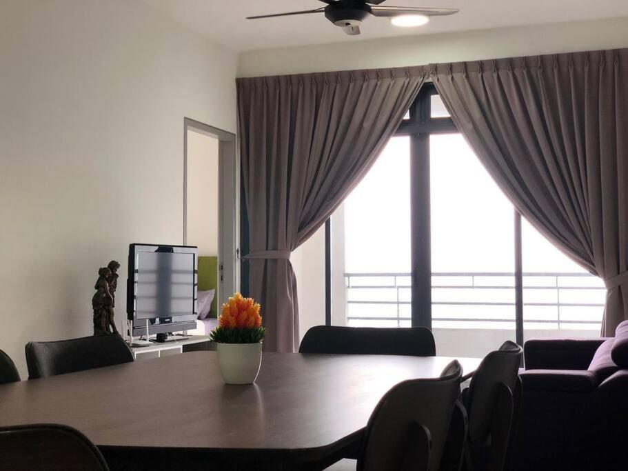 One Tebrau By Antlerzone Lejlighed Johor Bahru Eksteriør billede